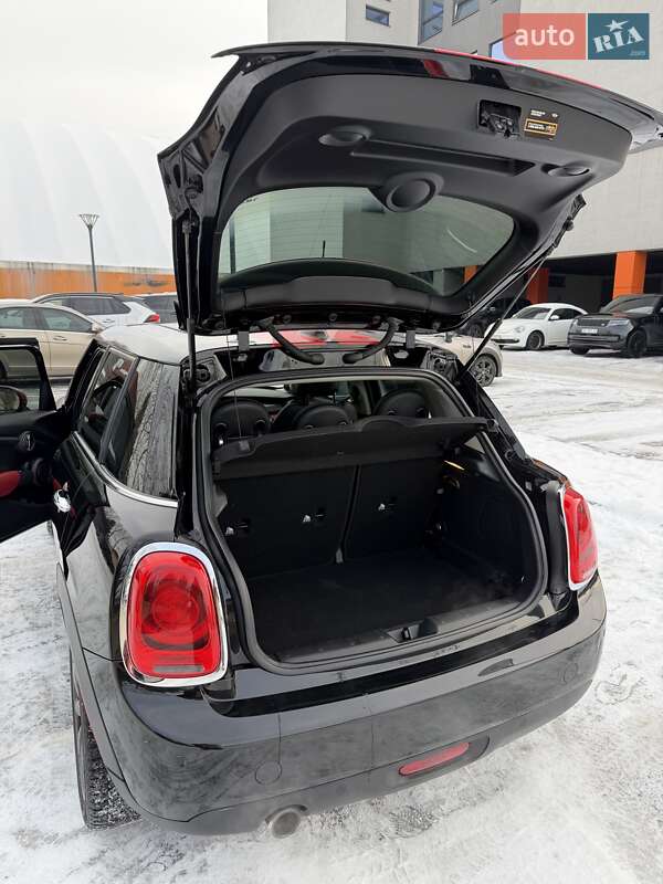 Хэтчбек MINI Cooper 2016 в Днепре