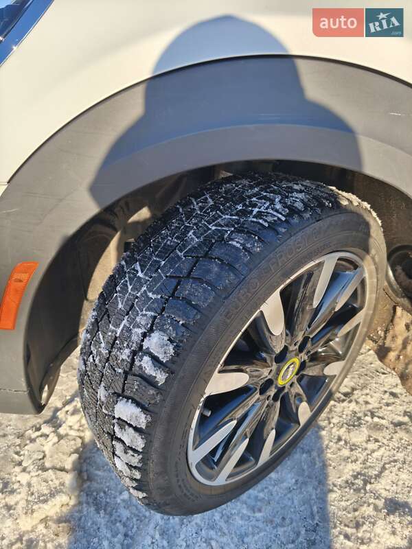 Хэтчбек MINI Cooper 2021 в Коростене