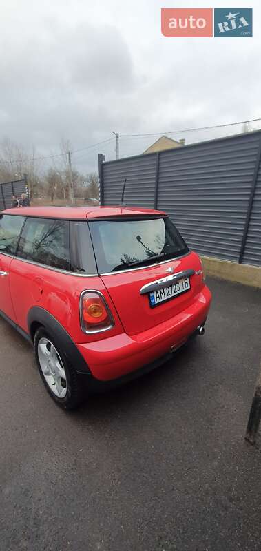 Хэтчбек MINI Cooper 2010 в Житомире