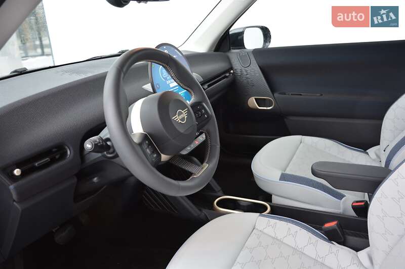Хэтчбек MINI Cooper 2024 в Киеве