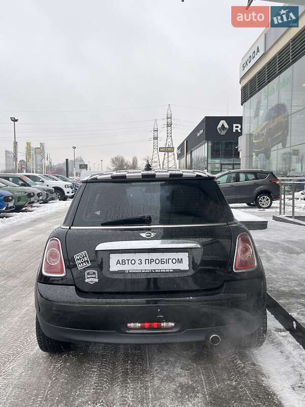 Хэтчбек MINI Cooper 2010 в Киеве