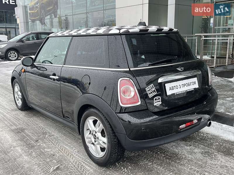 Хэтчбек MINI Cooper 2010 в Киеве