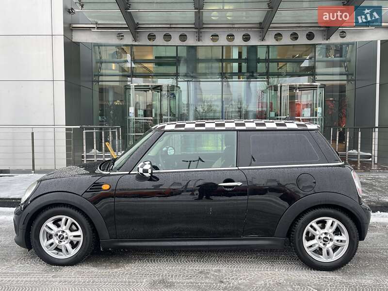 Хэтчбек MINI Cooper 2010 в Киеве