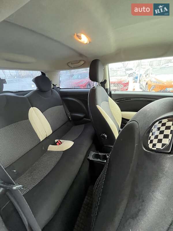 Хэтчбек MINI Cooper 2010 в Киеве