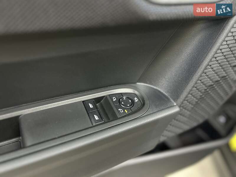 Хэтчбек MINI Cooper 2024 в Львове