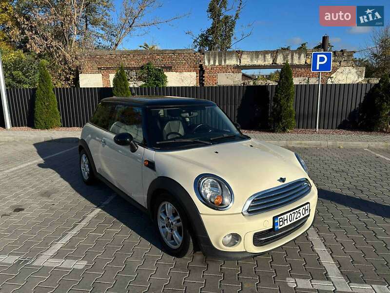 Хэтчбек MINI Cooper 2013 в Одессе