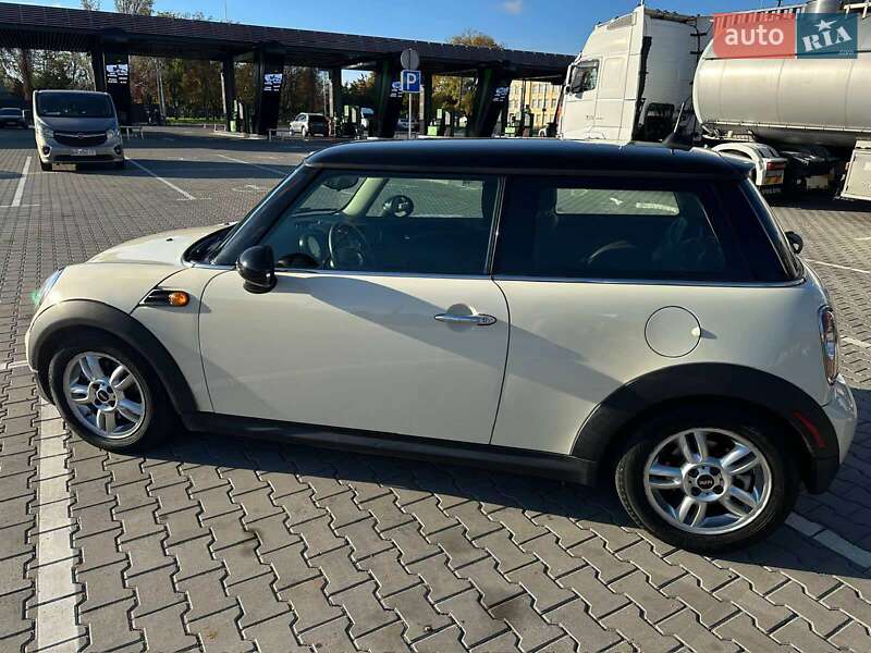 Хэтчбек MINI Cooper 2013 в Одессе