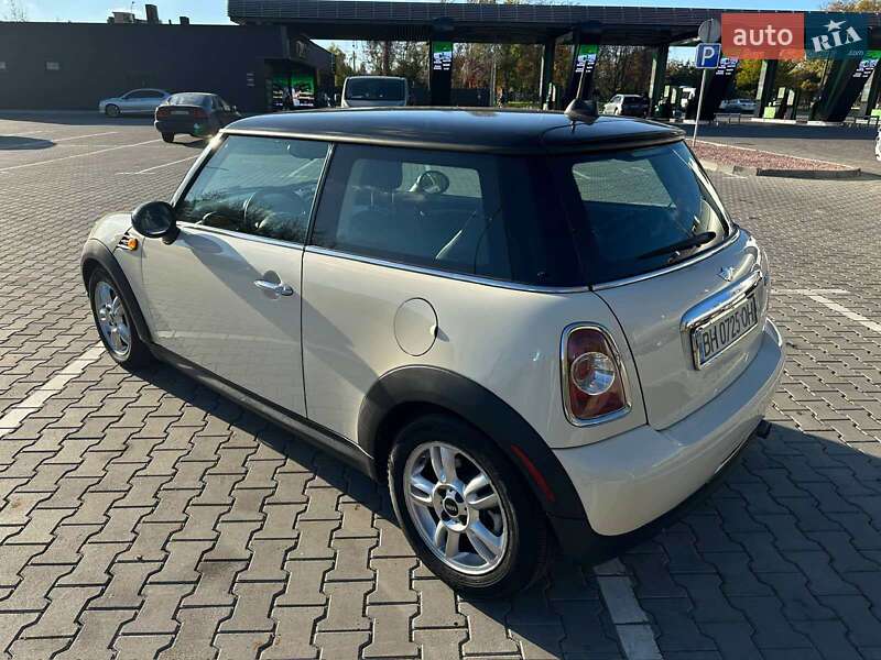Хэтчбек MINI Cooper 2013 в Одессе