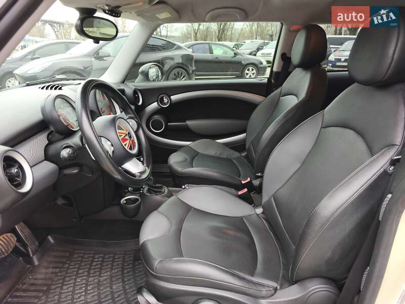 Хэтчбек MINI Cooper 2010 в Днепре