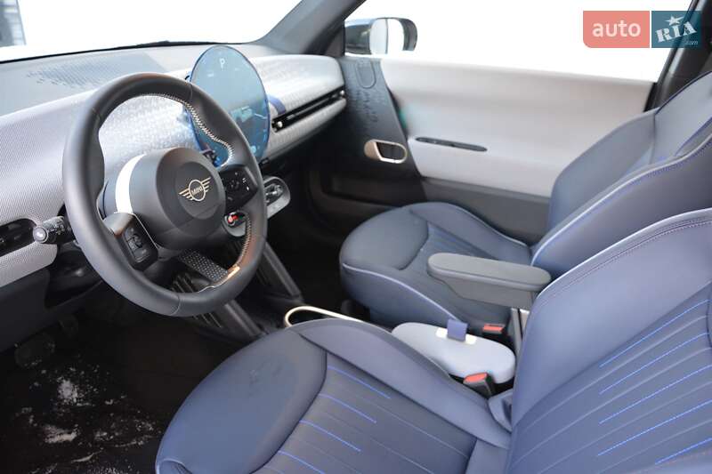 Хэтчбек MINI Cooper 2024 в Киеве