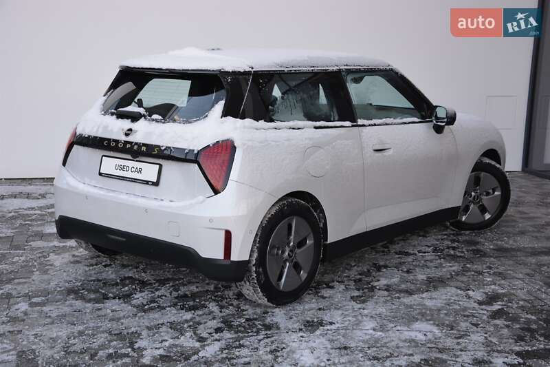 Хэтчбек MINI Cooper 2024 в Киеве