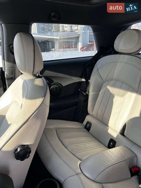 Хетчбек MINI Cooper 2017 в Києві