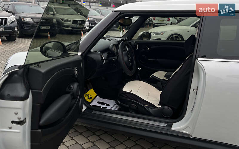 Хэтчбек MINI Cooper 2013 в Мукачево фото 8 Хэтчбек MINI Cooper 2013 в Мукачево