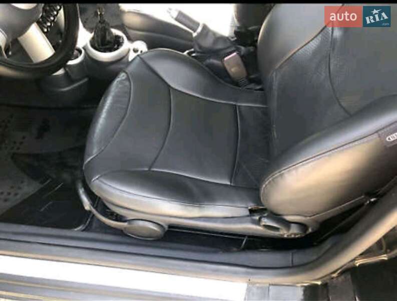 Хетчбек MINI Cooper 2001 в Чернівцях