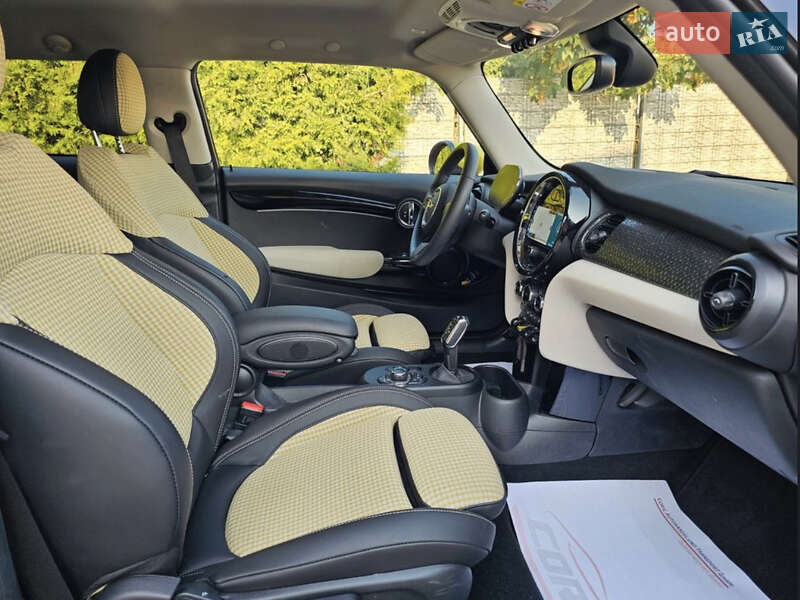 Хэтчбек MINI Cooper 2023 в Тячеве