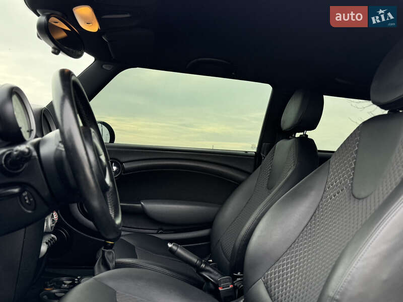 Хэтчбек MINI Cooper 2009 в Мукачево