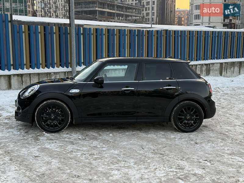 Хетчбек MINI Cooper 2017 в Києві
