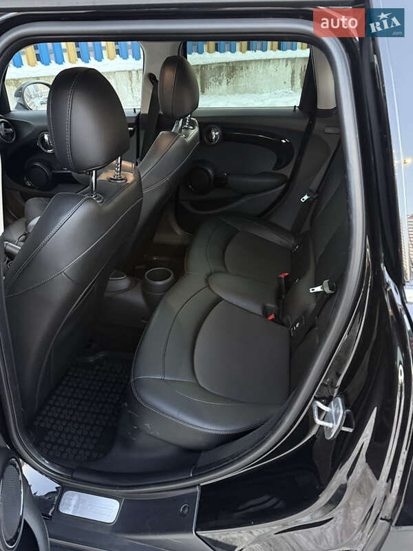 Хетчбек MINI Cooper 2017 в Києві