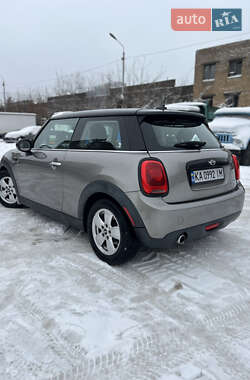 Хэтчбек MINI Cooper 2016 в Киеве