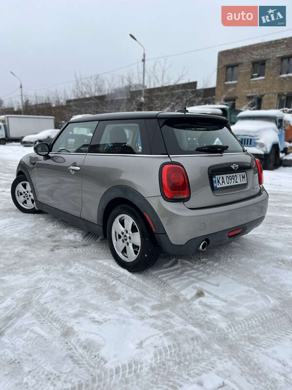 Хэтчбек MINI Cooper 2016 в Киеве