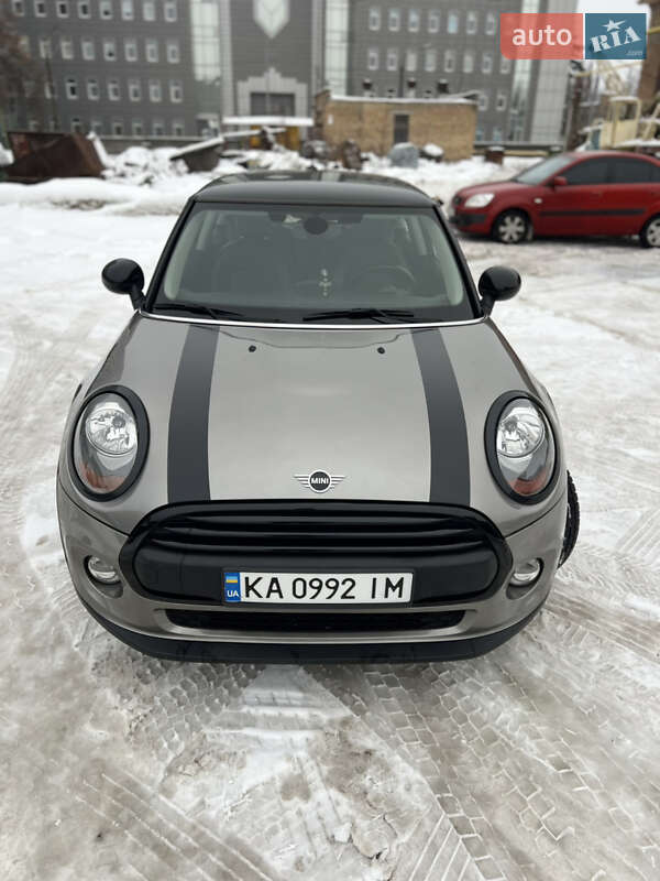 Хэтчбек MINI Cooper 2016 в Киеве