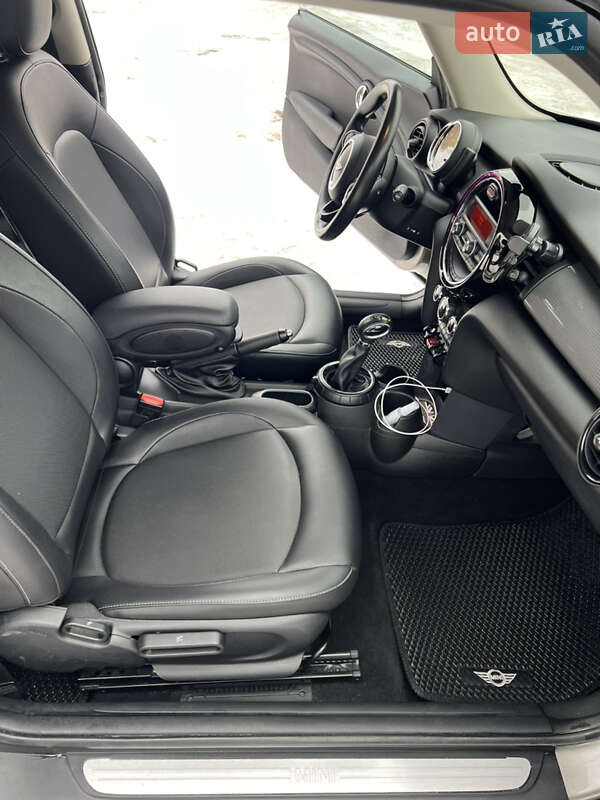 Хэтчбек MINI Cooper 2016 в Киеве