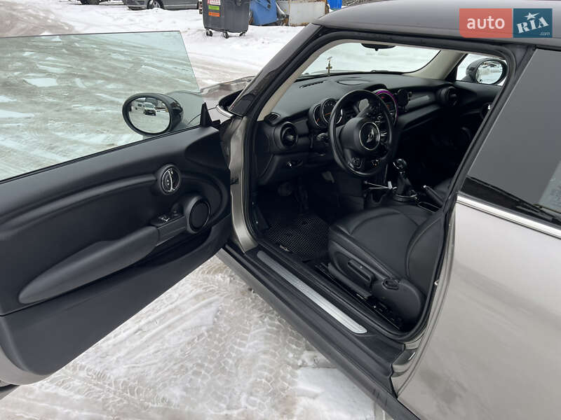 Хэтчбек MINI Cooper 2016 в Киеве