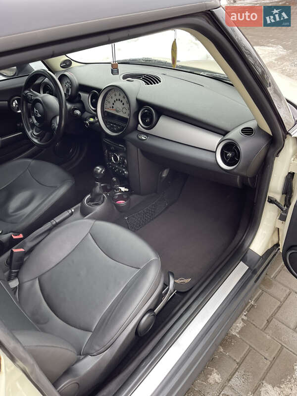 Хэтчбек MINI Cooper 2011 в Ровно фото 9 Хэтчбек MINI Cooper 2011 в Ровно