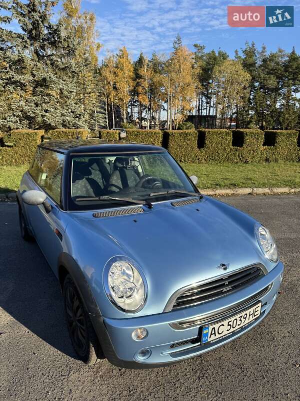 Хэтчбек MINI Cooper 2004 в Луцке