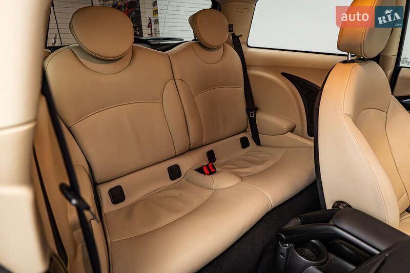 Хэтчбек MINI Cooper 2010 в Киеве