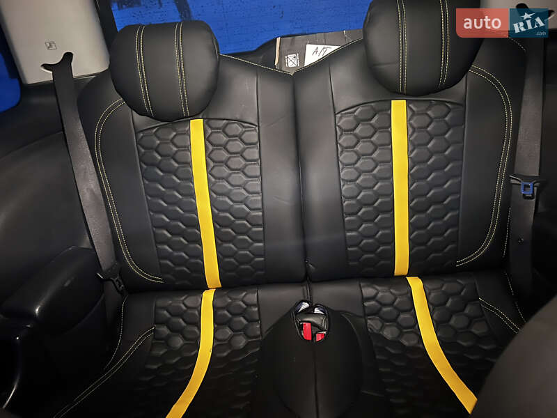 Хэтчбек MINI Cooper 2004 в Киеве