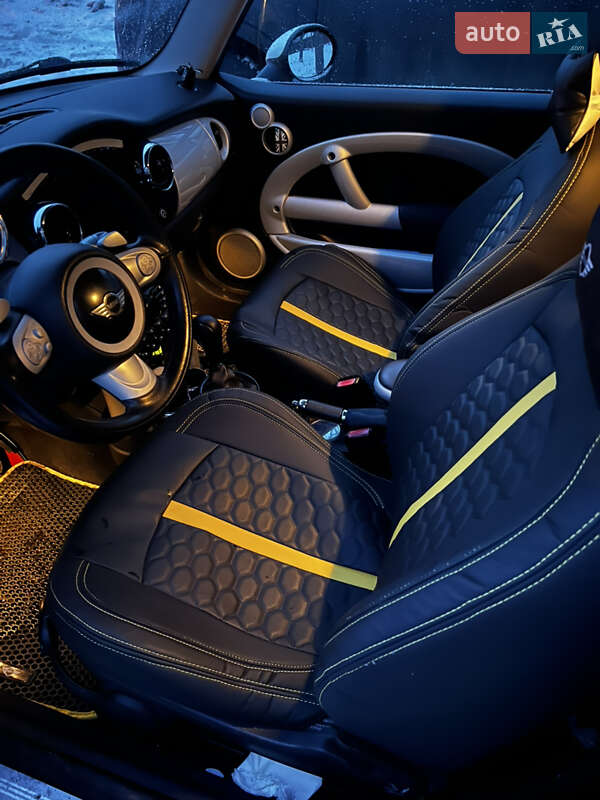 Хэтчбек MINI Cooper 2004 в Киеве