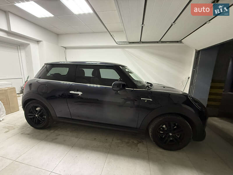 Хетчбек MINI Cooper 2023 в Івано-Франківську