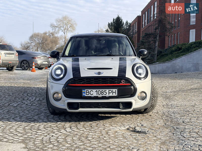 Хетчбек MINI Cooper 2016 в Дніпрі