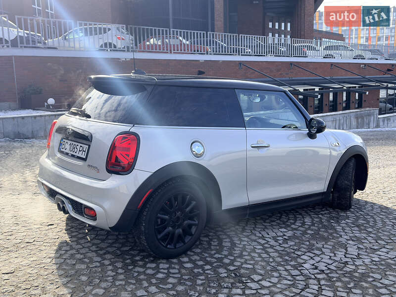 Хетчбек MINI Cooper 2016 в Дніпрі
