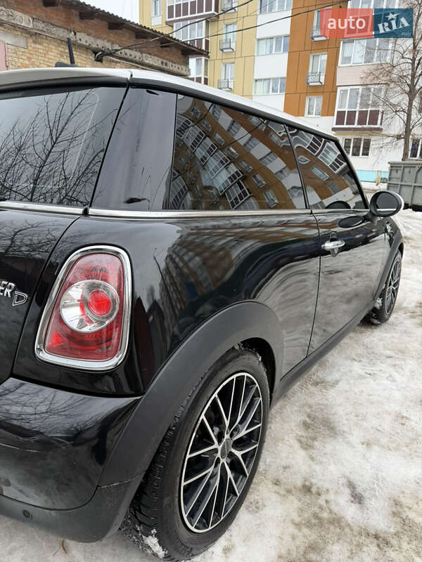Хэтчбек MINI Cooper 2011 в Бородянке
