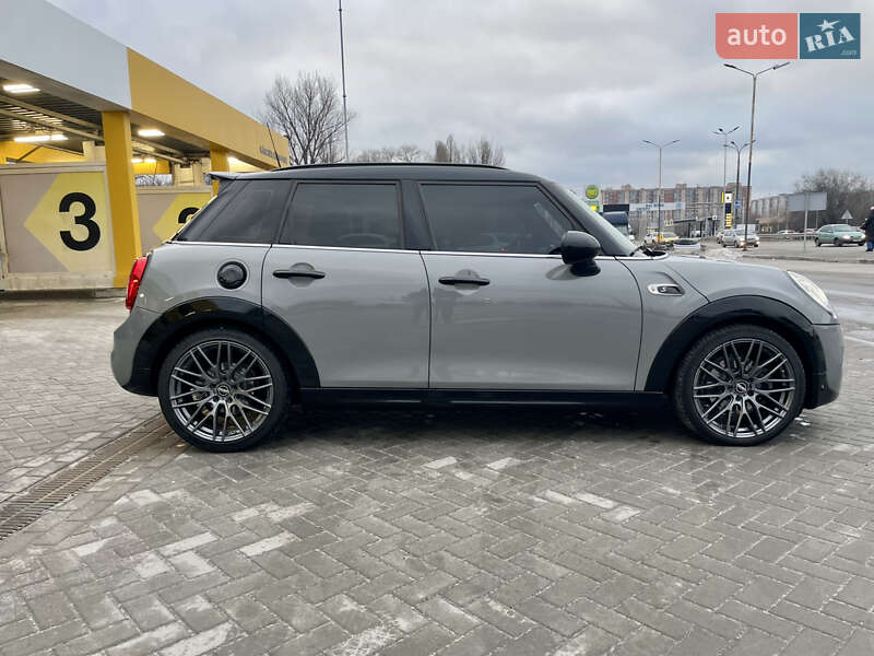 Хэтчбек MINI Cooper 2016 в Днепре фото 7 Хэтчбек MINI Cooper 2016 в Днепре