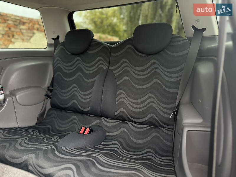 Хэтчбек MINI Cooper 2003 в Ужгороде