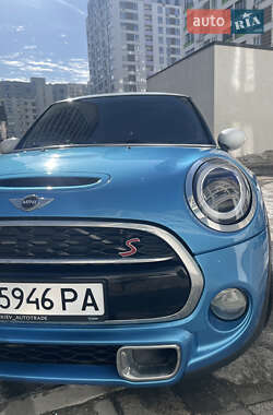 Хэтчбек MINI Cooper 2014 в Вишневом