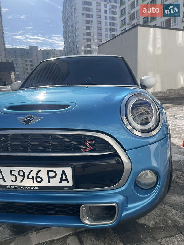 Хэтчбек MINI Cooper 2014 в Вишневом