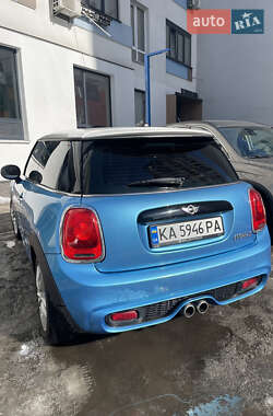 Хэтчбек MINI Cooper 2014 в Вишневом