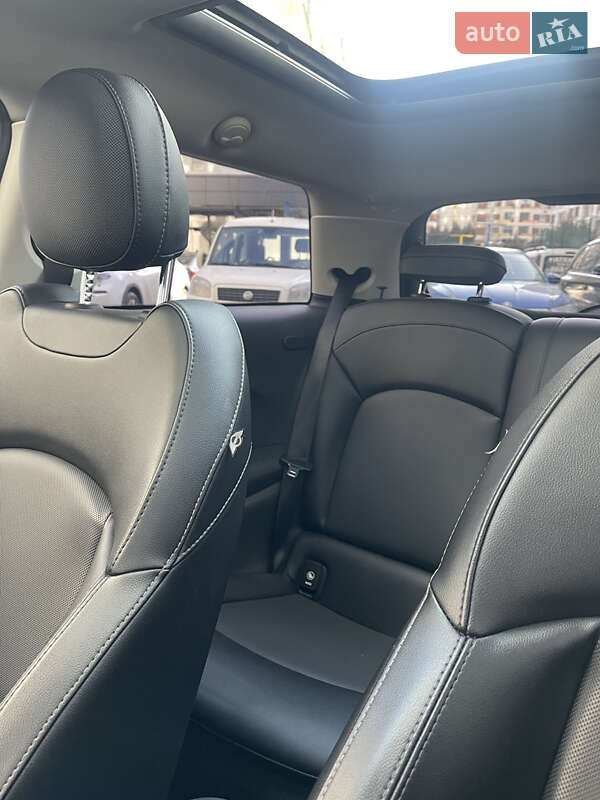 Хэтчбек MINI Cooper 2014 в Вишневом