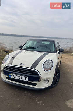 Хэтчбек MINI Cooper 2016 в Киеве