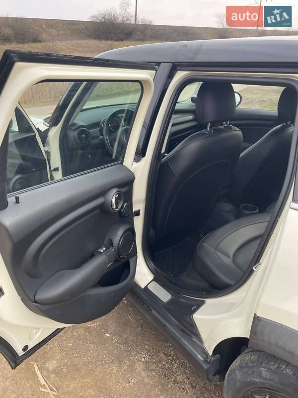 Хетчбек MINI Cooper 2016 в Києві фото 8 Хетчбек MINI Cooper 2016 в Києві