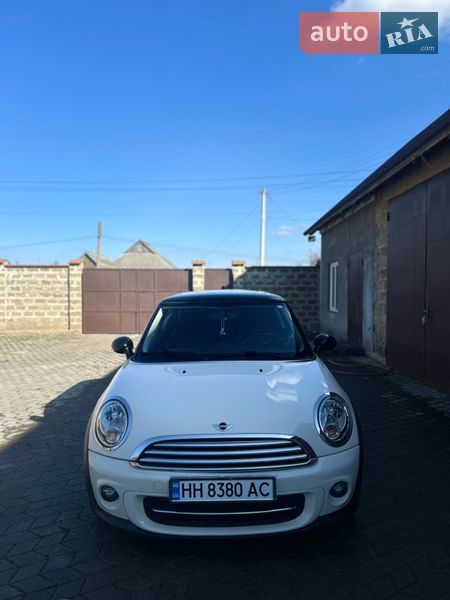 Хэтчбек MINI Cooper 2011 в Раздельной