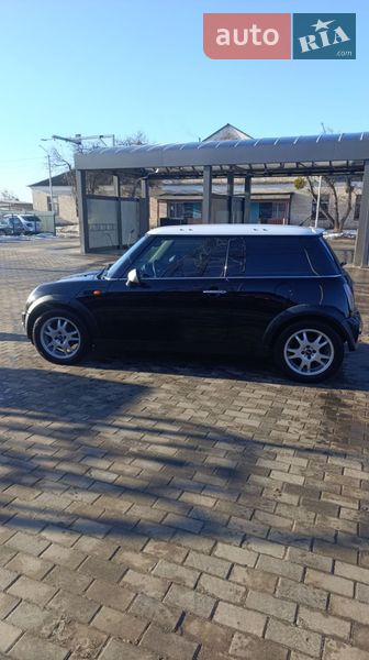 Хэтчбек MINI Cooper 2002 в Лубнах