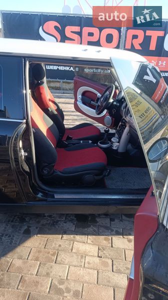 Хэтчбек MINI Cooper 2002 в Лубнах