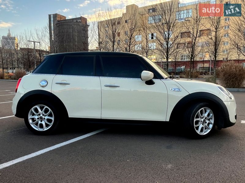 Хэтчбек MINI Cooper 2019 в Киеве