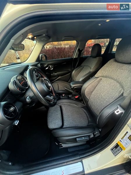 Хэтчбек MINI Cooper 2019 в Киеве