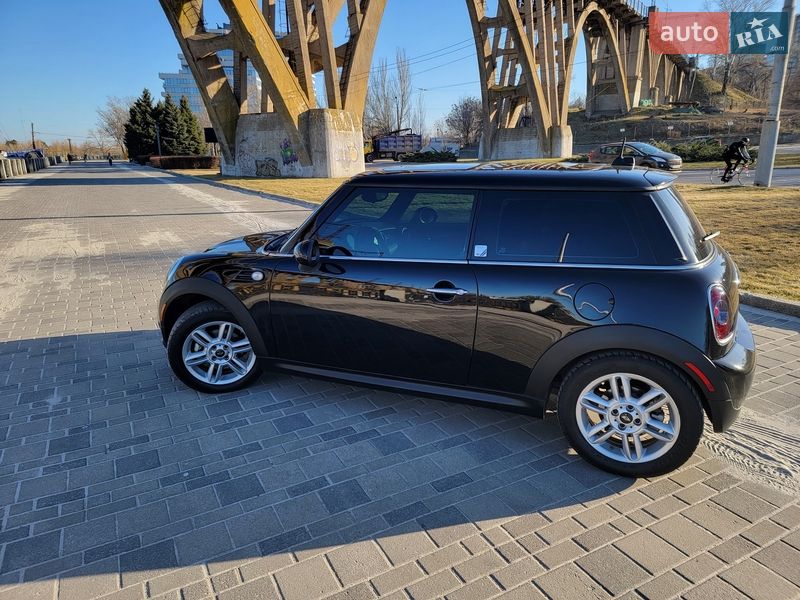 Хетчбек MINI Cooper 2011 в Дніпрі